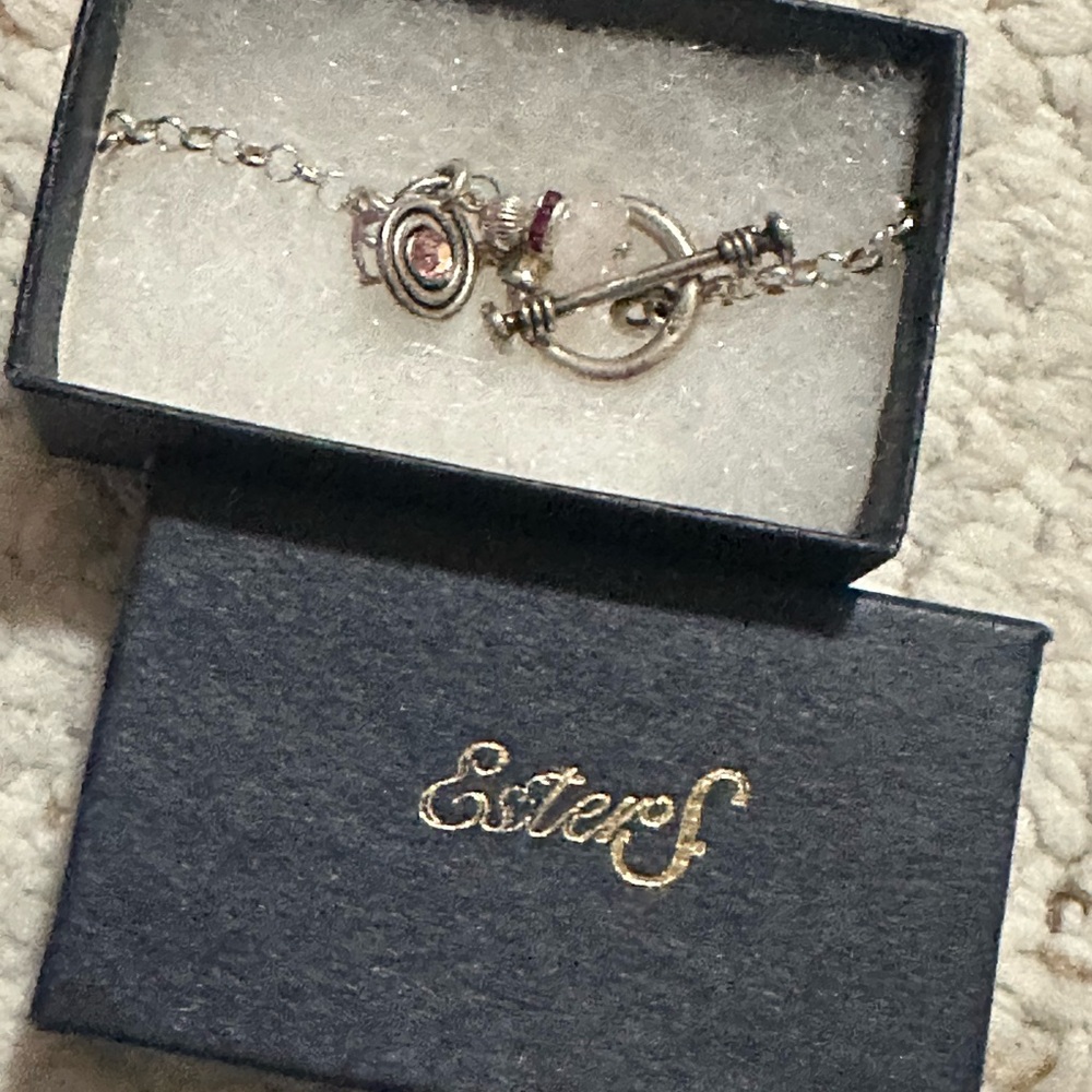 Esters bracelet with toggle